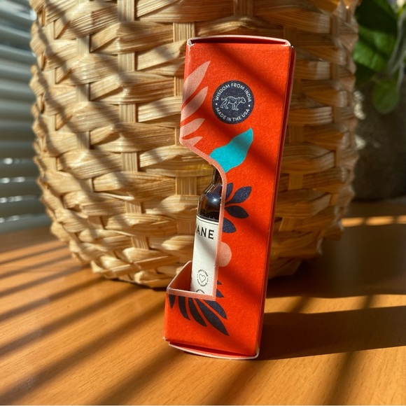 Fable And Mane The Ritual Holiroots Hair Oil - Picture 4 of 6